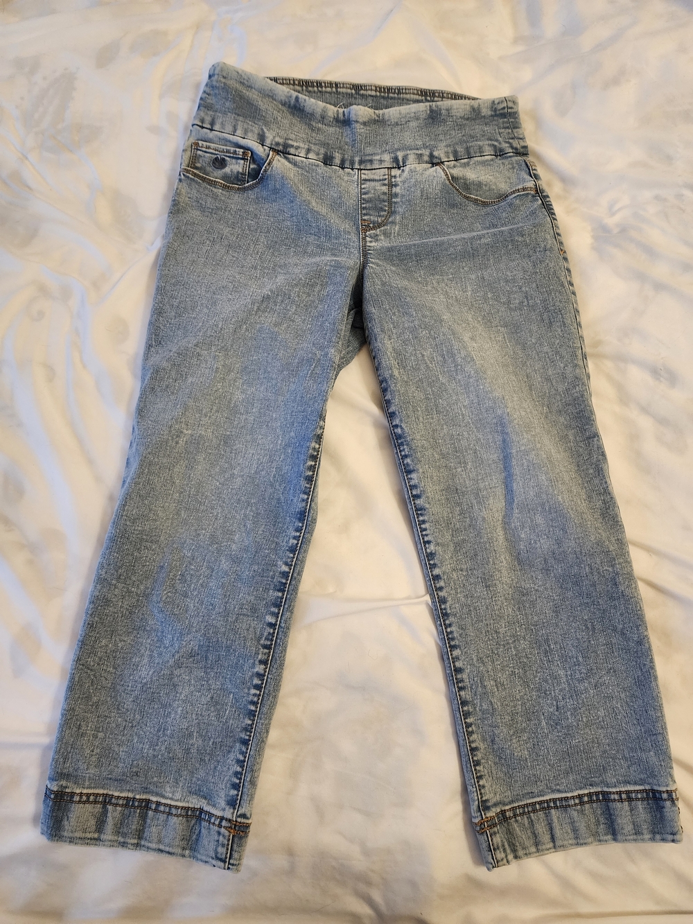 Light Blue Cropped Stretch Jeans for Women